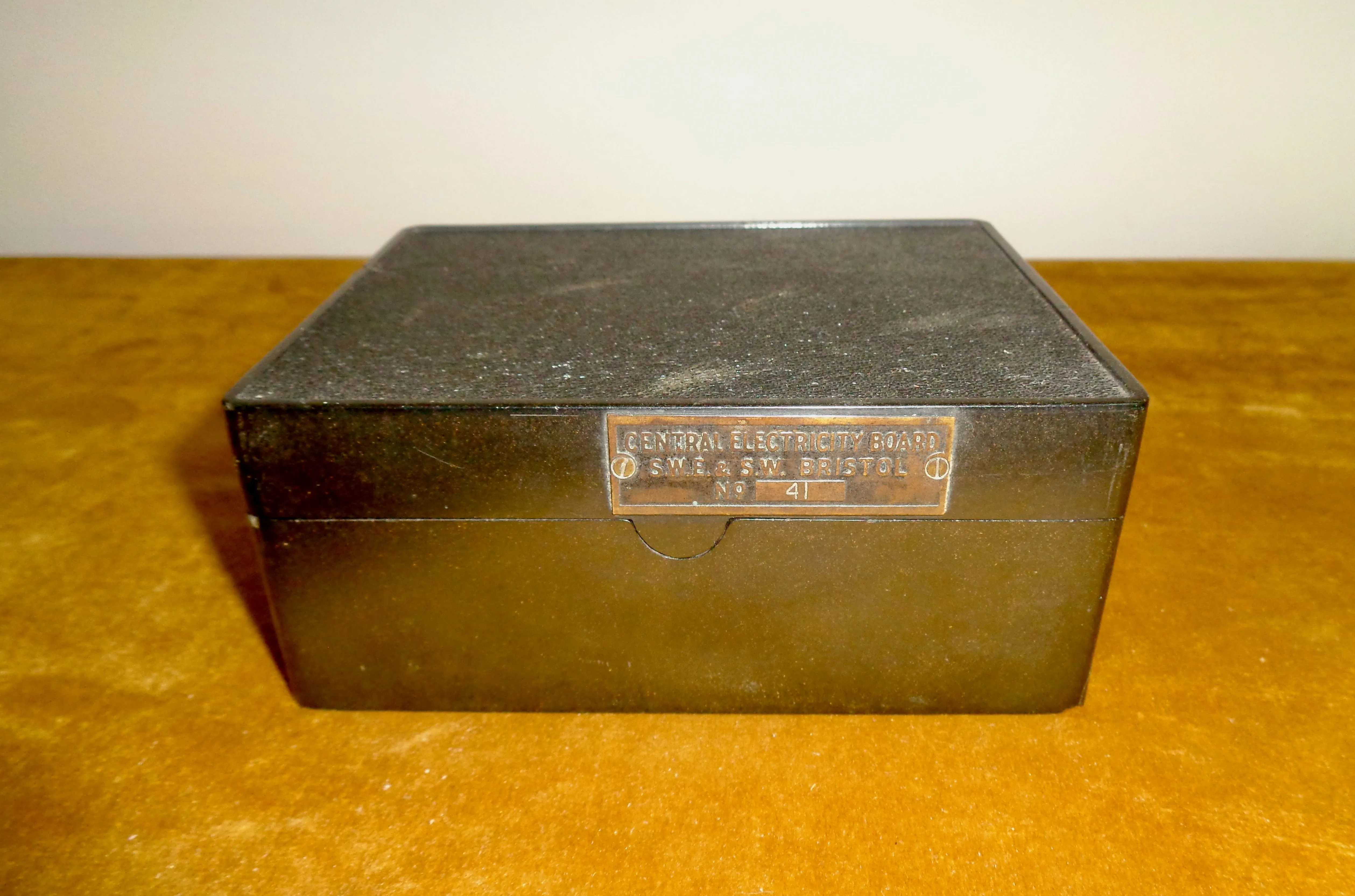 1934 CEB Ferranti AC Test Set Comprising A Voltmeter & Ammeter In A Bakelite Case