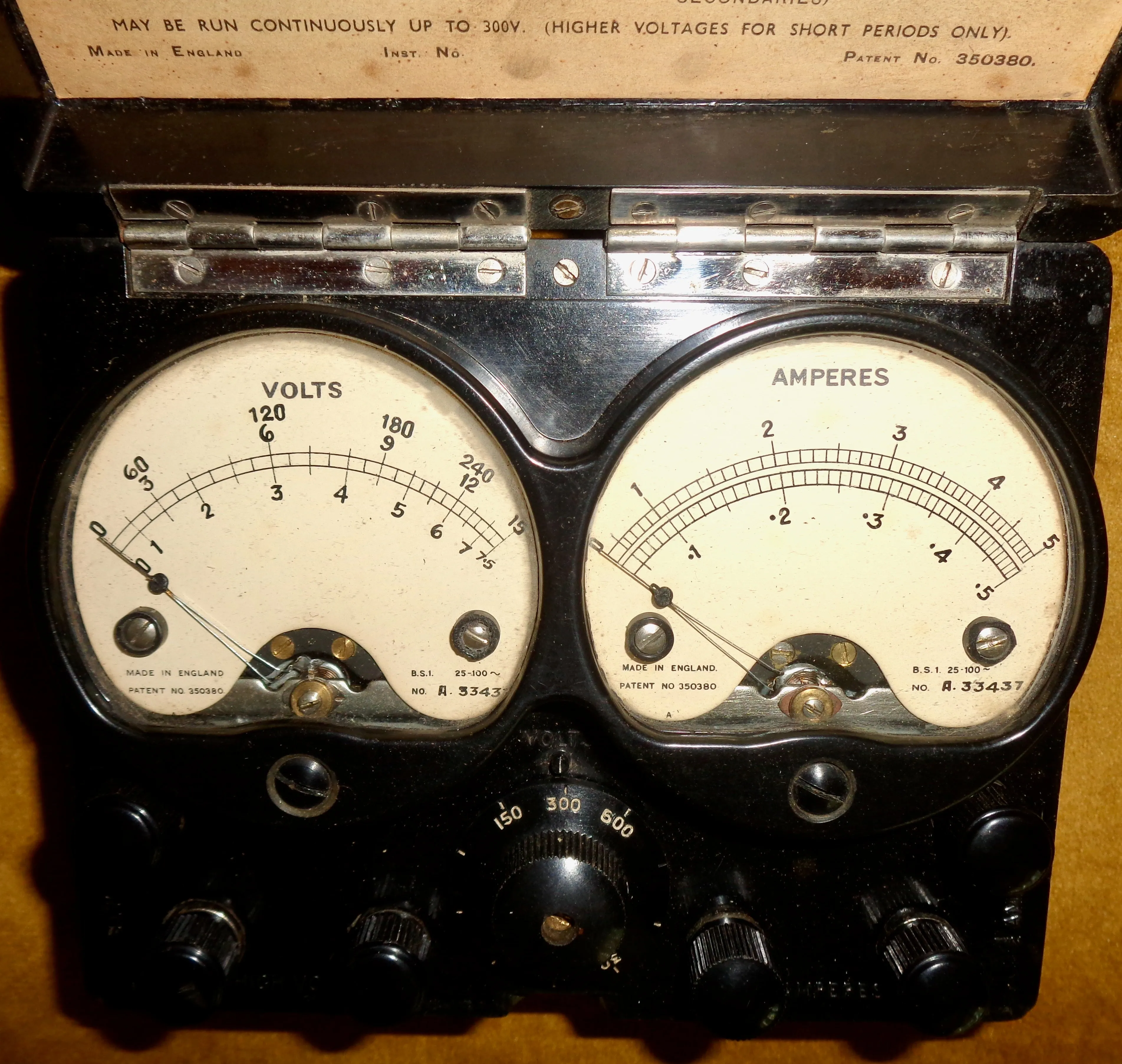 1934 CEB Ferranti AC Test Set Comprising A Voltmeter & Ammeter In A Bakelite Case