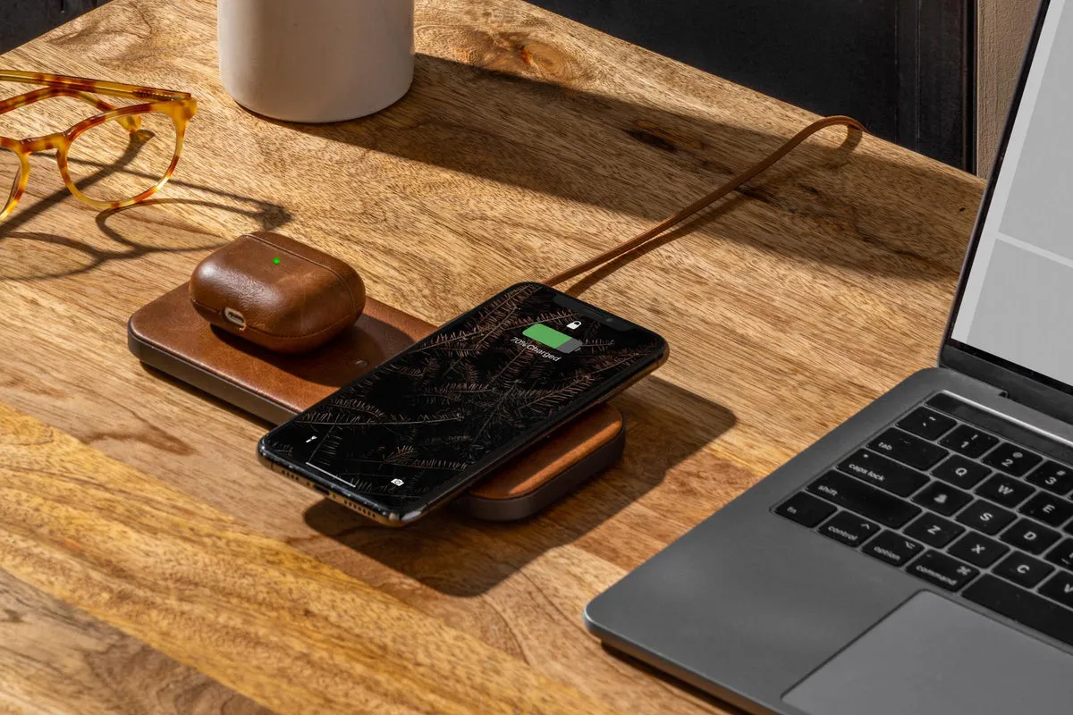 Courant Catch 2 Wireless Leather Charger in Saddle