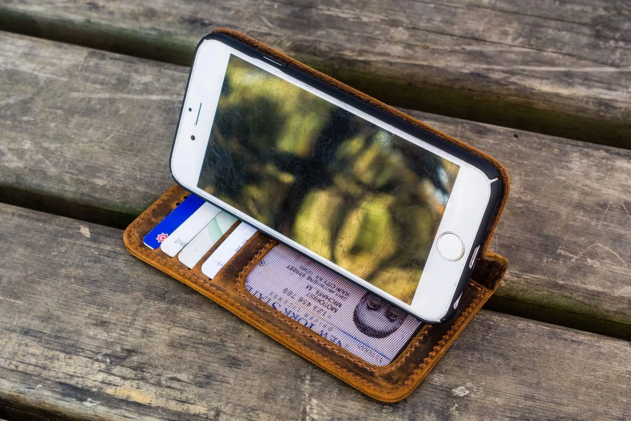 iPhone 5/5s/SE Leather Wallet Case - No.01