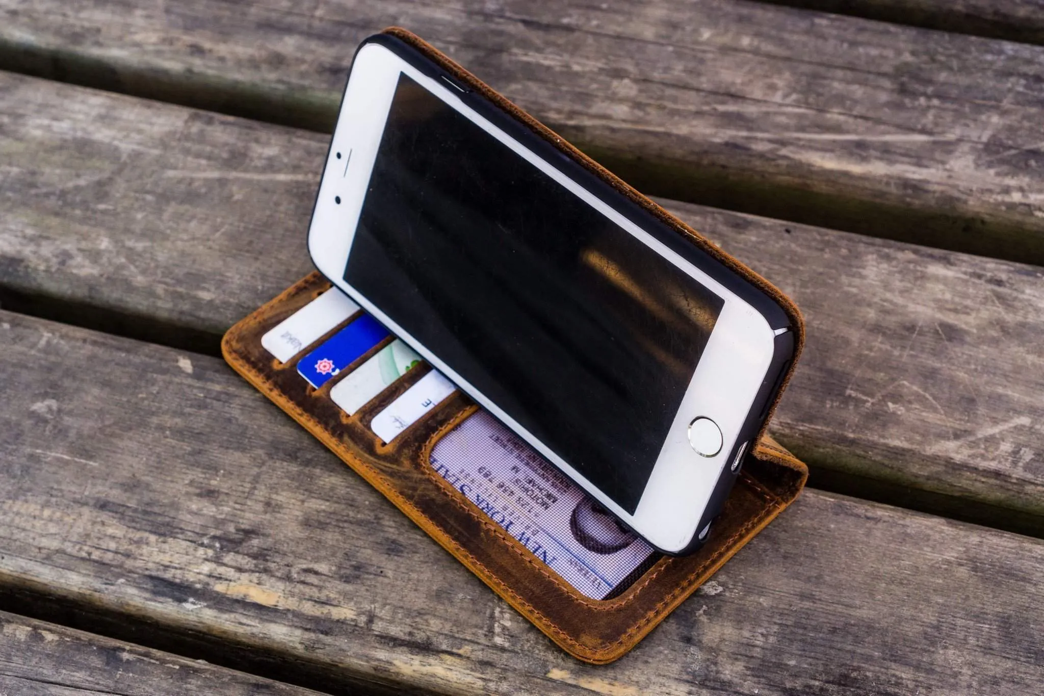 iPhone 5/5s/SE Leather Wallet Case - No.01