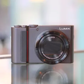 Panasonic Lumix DC-ZS200