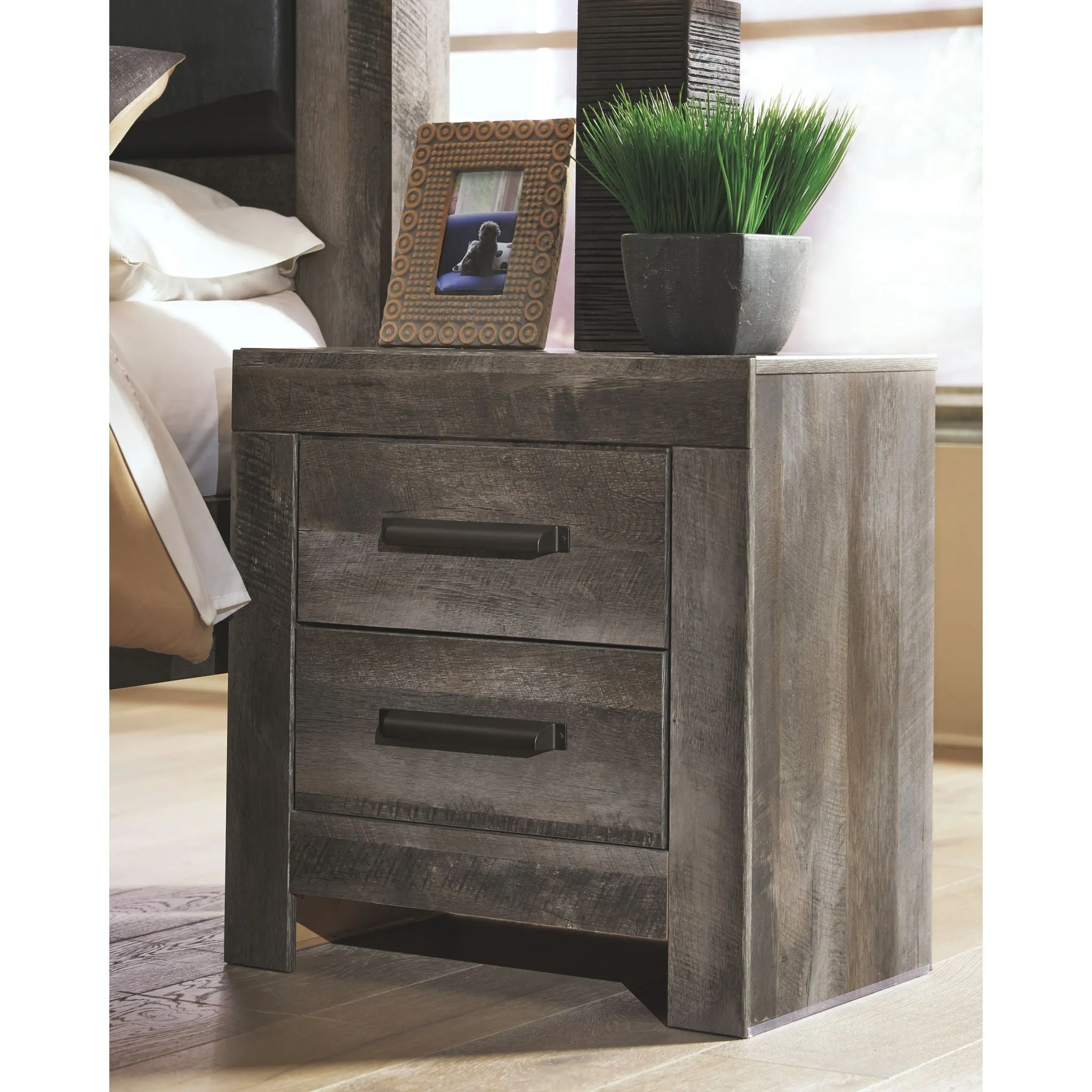 Wynnlow Nightstand - Gray